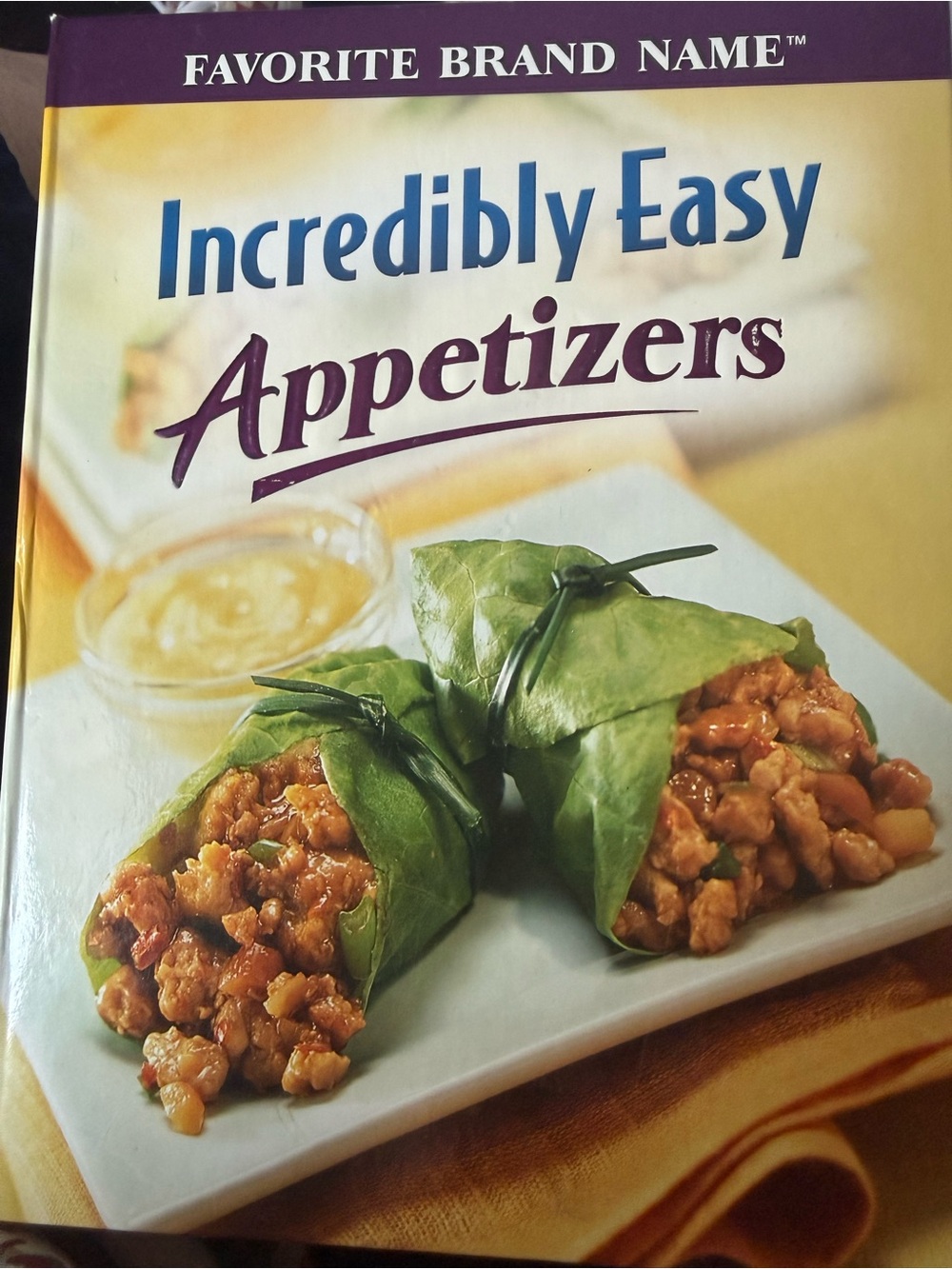 Incredibly Easy Appetizers Cookbook - Green Cover